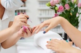 Nail bar